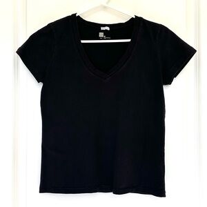 Gap V Neck T Shirt